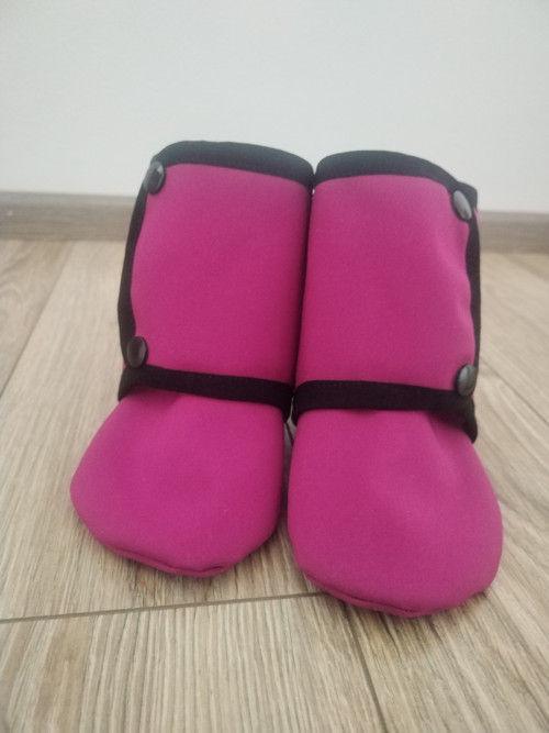 Capáčky ze softshellu do kočárku — foto 2