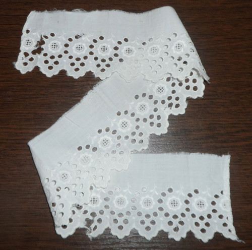 Starožitná bílá KRAJKA, rišelie, 57 cm — foto 2