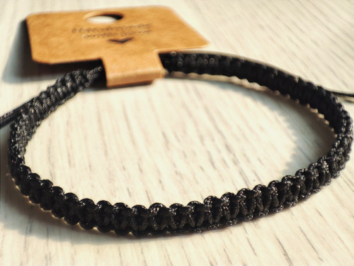 Macramé náramek černý — foto 2