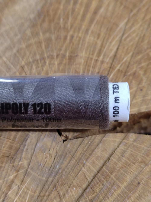 Polyesterové nitě Unipoly návin 100 m 778 chocolat — foto 2