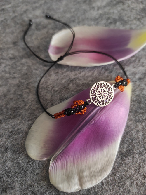 Macramé náramek - mandala — foto 2