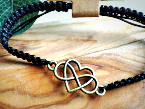Macramé náramek BRONZOVÉ SRDCE — foto 2