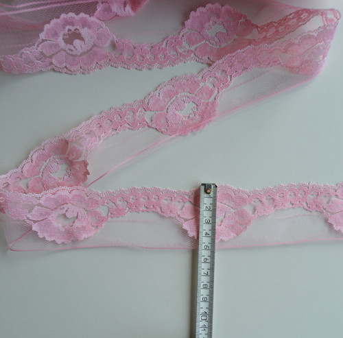 Růžová polyesterová krajka šíře 5 cm — foto 2