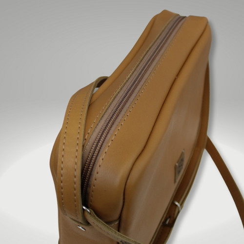 Crossbody Livi celokožená — foto 5