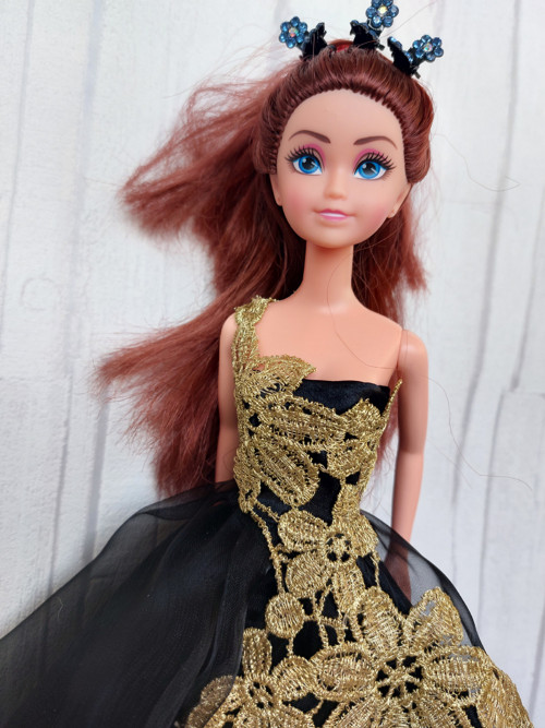 Šatičky s aplikací pro Barbie — foto 2