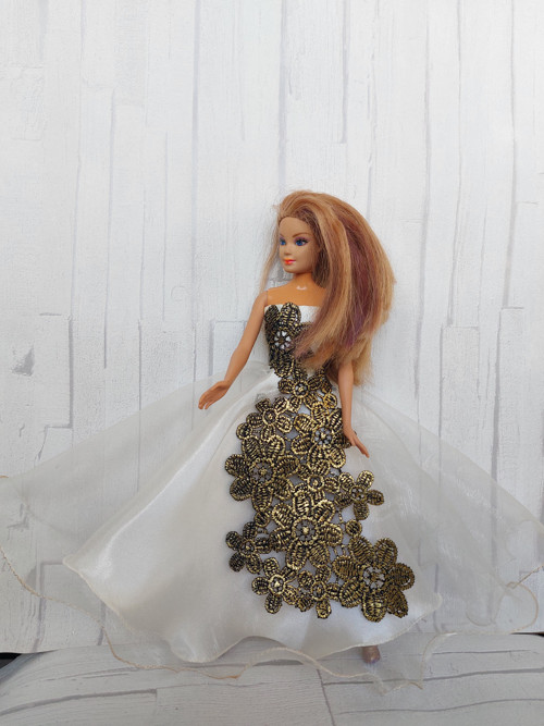 Šatičky s aplikací pro Barbie — foto 4