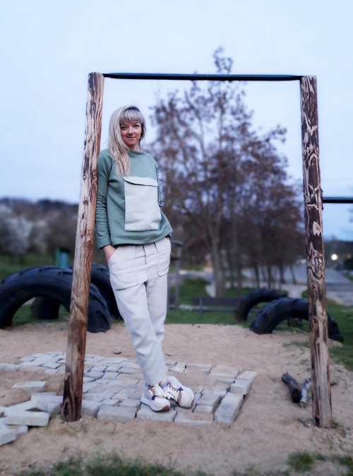 Mikina s kapsou, šalvějová — foto 6