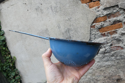Na knedlíčky...modrý smaltovaný cedník — foto 3