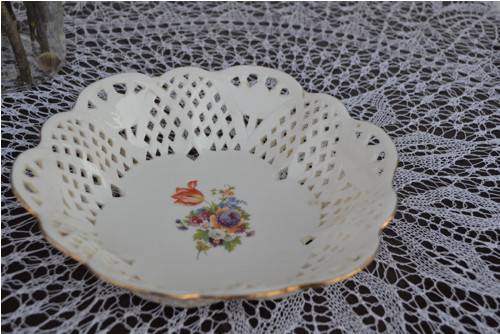 Výprodej - porcelánová mísa s míšenským vzorem — foto 3