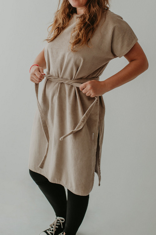 Menčestrové šaty s opaskom OZZY — foto 2