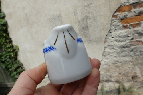 Malá porcelánová mléčenka — foto 4