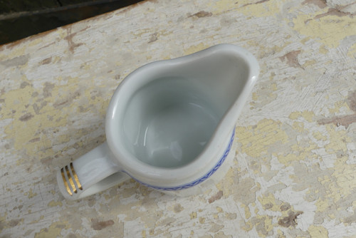 Malá porcelánová mléčenka — foto 5