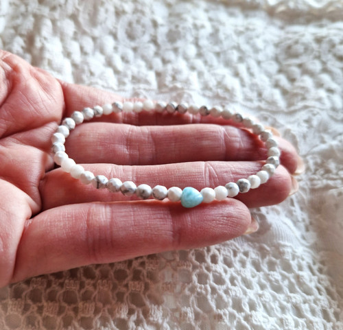 Larimar*srdíčko*broušený howlit*náramek — foto 3
