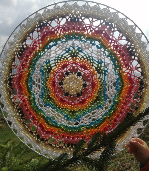SKRYTÁ MANDALA - vícebarevná — foto 2