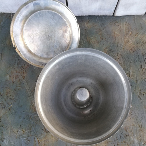 Starobylá forma na puding s víkem. — foto 2