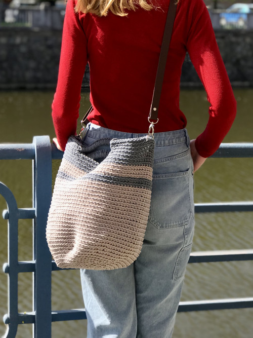 Háčkovaná maxi kabelka — foto 3