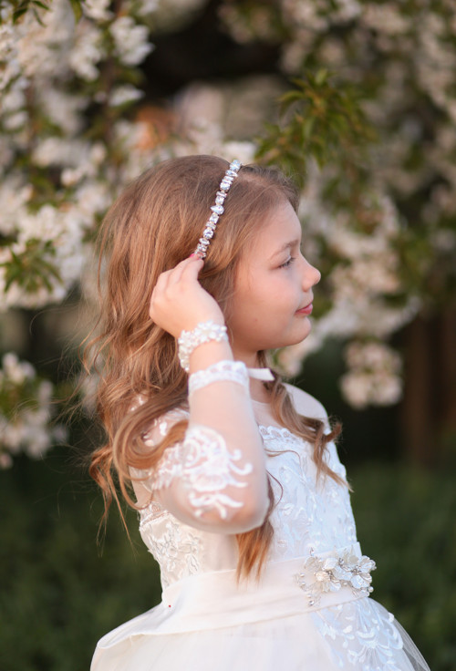 Elegantní křišťálová čelenka na 1.svaté přijímání — foto 2