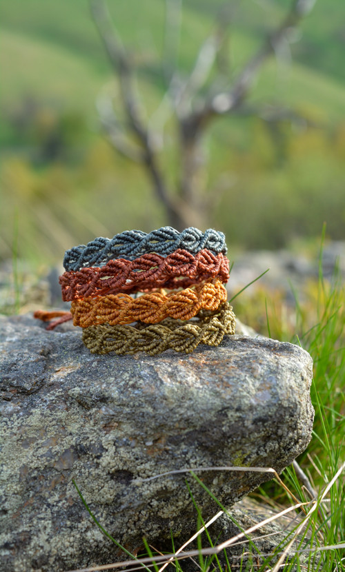 Lístkový macramé/drhaný náramek - rezavý — foto 3
