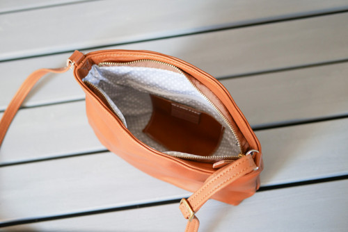 Anna - stylová kožená kabelka crossbody — foto 4