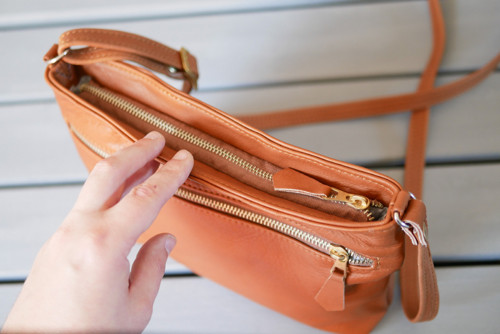 Anna - stylová kožená kabelka crossbody — foto 3