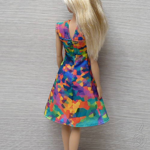 Barevné šatičky pro Barbie — foto 2
