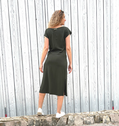 Rovné šaty tmavě khaki — foto 6