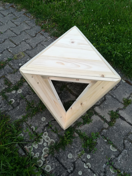 Kubismus, geometrie, stolička — foto 3