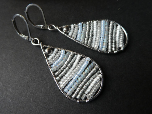 Náušnice Beaded Drop "Moonlight Grey" — foto 2