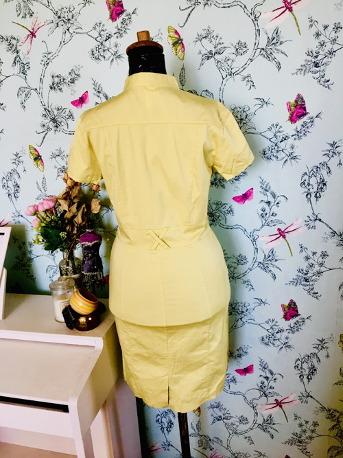 Šaty retro ve vanilce — foto 4