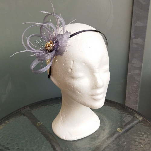 Šedé odstíny Fascinator — foto 4