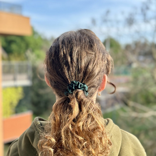 BOTTLE GREEN - hedvábná scrunchie MINI — foto 2