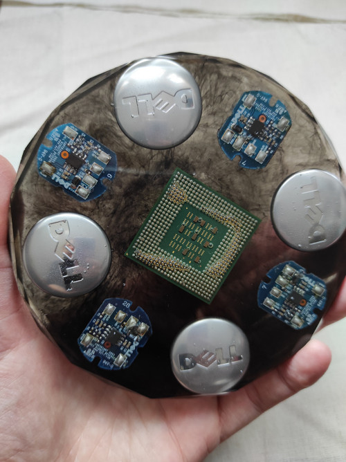 Podložka z PC komponentů. — foto 2