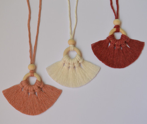 Macramé náhrdelník - smetanová — foto 2