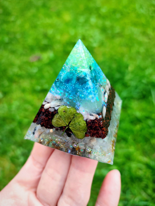 Orgonit pyramida, štístko — foto 3