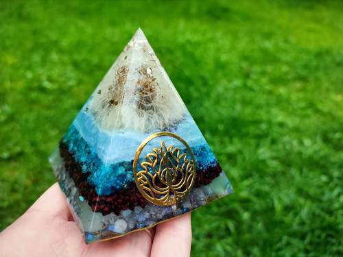 Orgonit velká pyramida, pampeliška — foto 2