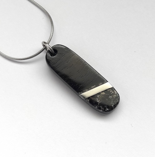 Ebenový náhrdelník s obsidiánem — foto 2