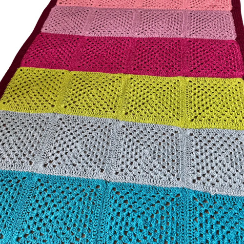 Háčkovaná deka Colored square — foto 4