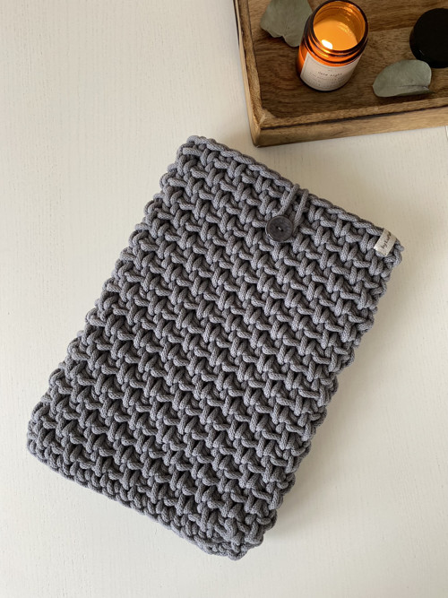 Háčkovaný obal na notebook nebo tablet různé barvy — foto 5