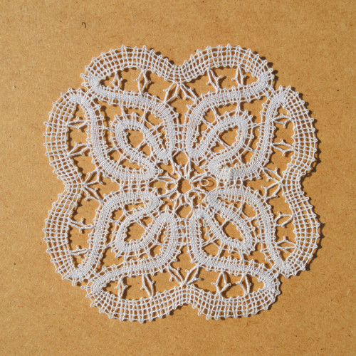 Nová ručně paličkovaná dečka, průměr 11 cm — foto 3