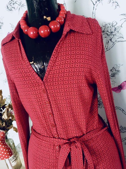 Šaty retro elegance — foto 2