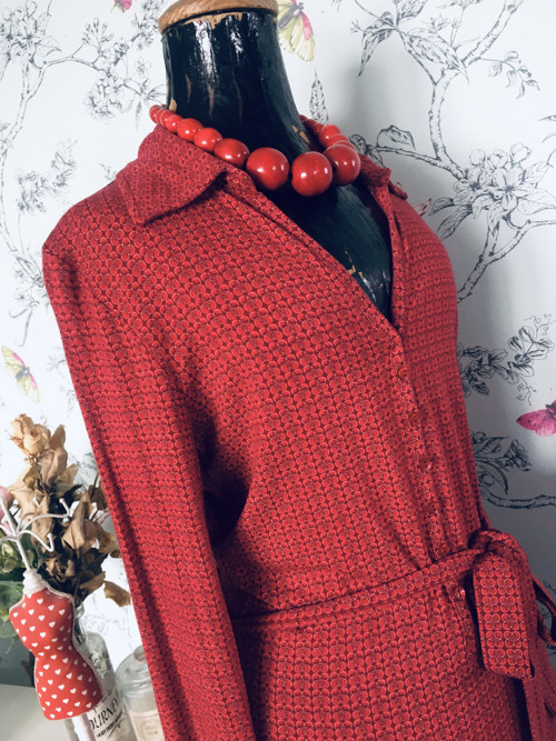 Šaty retro elegance — foto 4