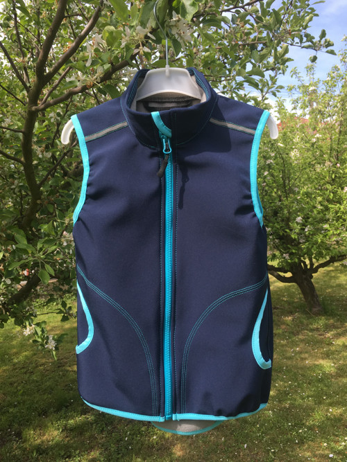Softshellová vesta — foto 4