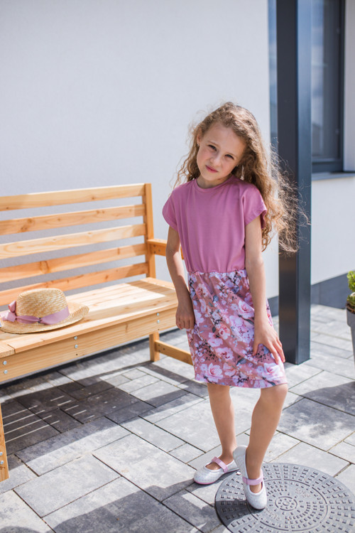 Šaty pudrová/růže na pudrové — foto 2