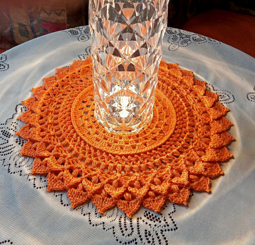 Oranžová reliéfní dečka — foto 2