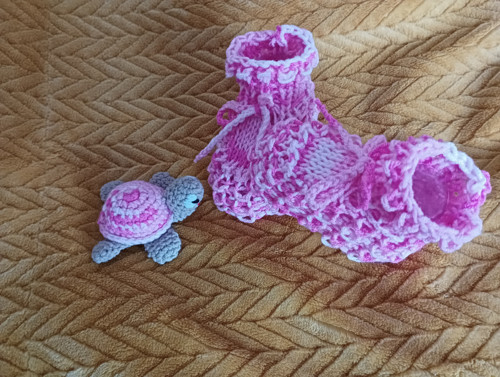 Pletené bačkůrky+ želvička. — foto 2