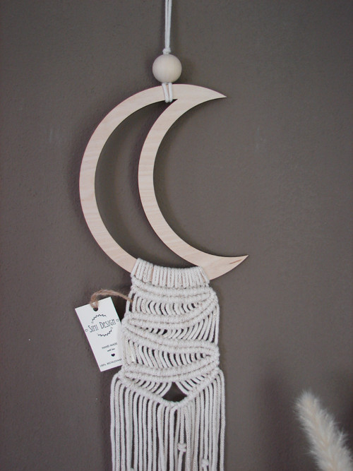 MACRAME dekorace na dřevěném výřezu - Měsíc — foto 3