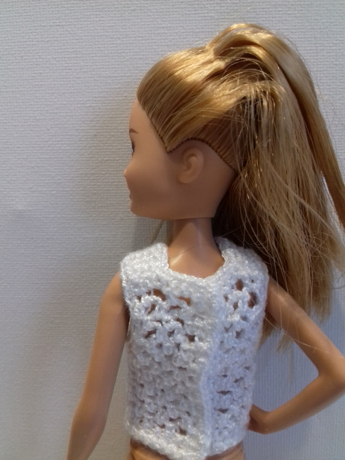 Háčkovaná halenka pro panenku Stacii — foto 3