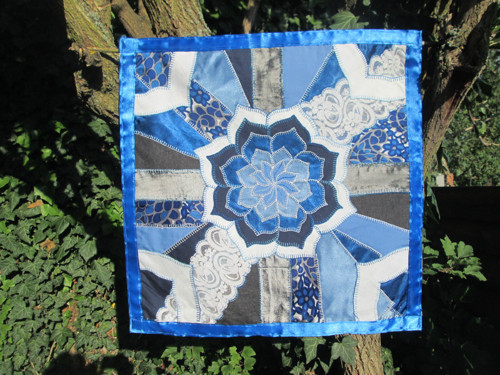 Mandala ,, Květ z modré planety " — foto 3