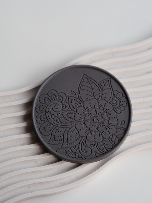 Šedý podtácek mandala - jesmonite — foto 2