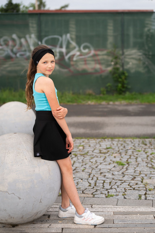 DÍVČÍ ČELENKA černá — foto 2